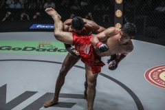 Eduard-Folayang-vs-Amir-Khan-17