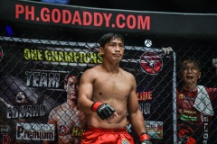 Eduard-Folayang-vs-Amir-Khan-2