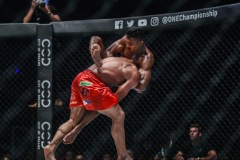 Eduard-Folayang-vs-Amir-Khan-6