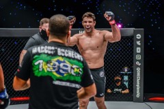 Marcus-Almeida-vs-Anderson-Silva-21