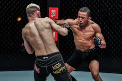 Purev-Otgonjargal-vs-Micael-De-Jesus-21