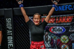 Ritu_Phogat_vs_Jenelyn_Olsim-1