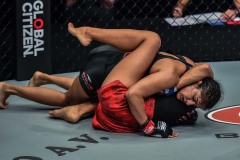 Ritu_Phogat_vs_Jenelyn_Olsim-17