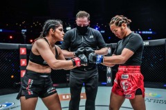Ritu_Phogat_vs_Jenelyn_Olsim-3