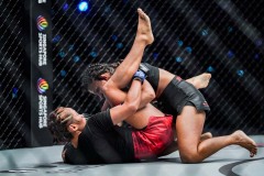 Ritu_Phogat_vs_Jenelyn_Olsim-30