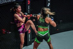 Stamp_vs_Julie_Mezabarba-11