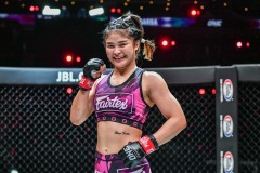 Stamp_vs_Julie_Mezabarba-16