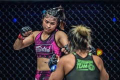 Stamp_vs_Julie_Mezabarba-22