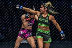 Stamp_vs_Julie_Mezabarba-23