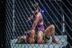 Stamp_vs_Julie_Mezabarba-38