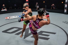 Stamp_vs_Julie_Mezabarba-4