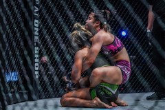 Stamp_vs_Julie_Mezabarba-40