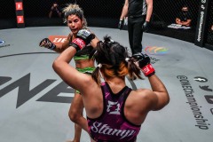 Stamp_vs_Julie_Mezabarba-7