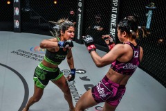 Stamp_vs_Julie_Mezabarba-9