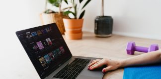 Online Workouts & Hybrid Memberships: Embracing Fitness in the Digital Age Hybrid Memberships