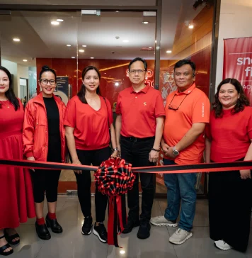 SNAP Philippines Jap Angeles (CMO), Vanessa Orendain (CEO), Katherine Rostata (Partner), Dennis Rostata (Partner), Jaggy Basseg (CFO/ Chief Franchise Officer), Carol Basseg (Chief People Officer)