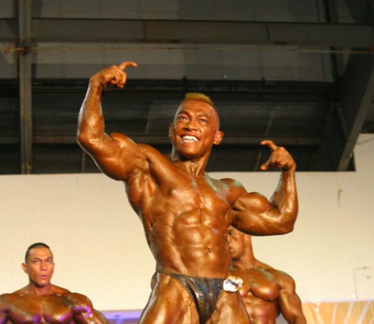 How to Train for Strength and Aesthetics at the Same Time: A Comprehensive Guide