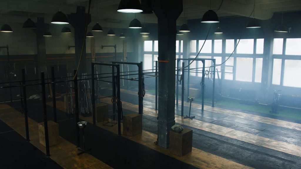Minimalist Fitness: Training with No Equipment 1 Minimalist fitness training gym