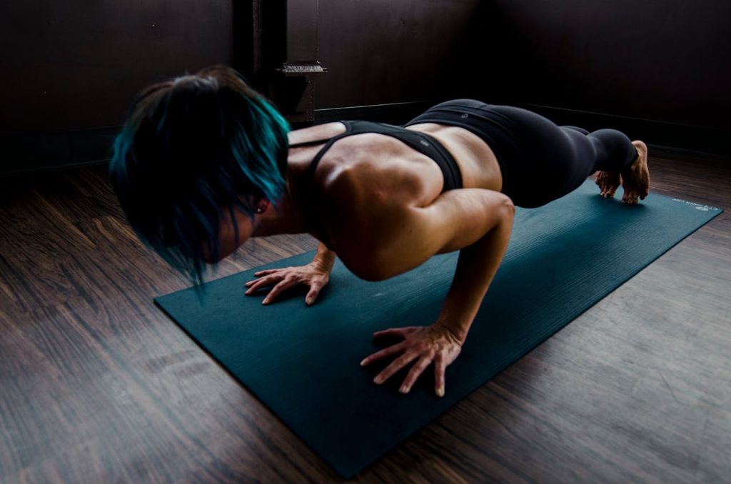 Maximizing Home Workouts: Tips for Making the Most Out of Virtual Training Sessions 1 pexels karlsolano 2780762